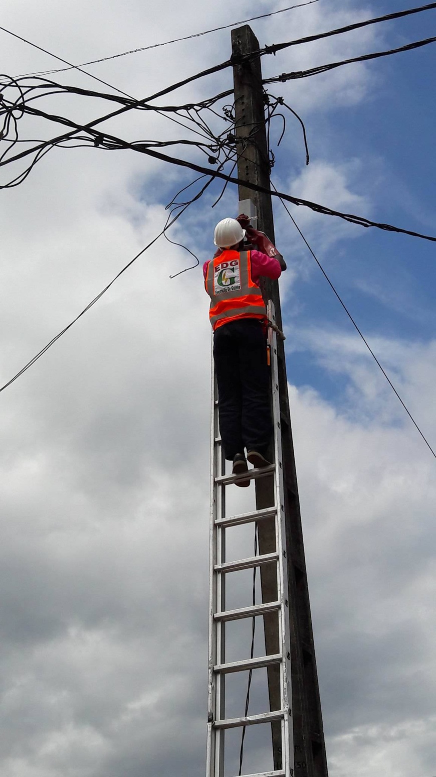 Accès à l'électricité en Afrique : priorité pour les gouvernements et pour le développement Accès à l'électricité en Afrique : priorité pour les gouvernements et pour le développement