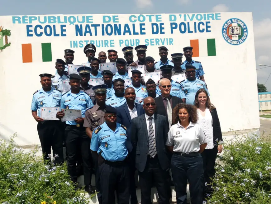 Renforcement des capacités : 14 policiers et 6 gendarmes ivoiriens formés en photographie judiciaire à Abidjan.