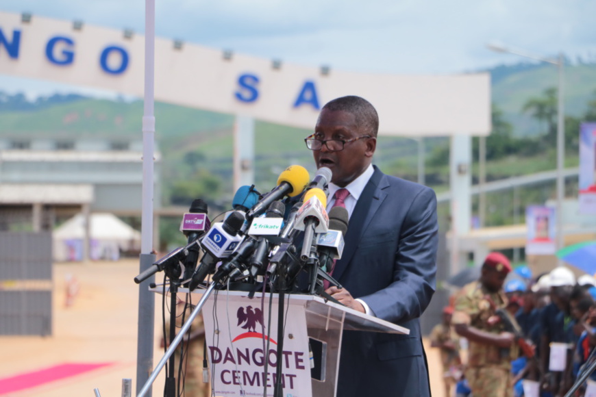 Le Pdg du Groupe Aliko Dangoté prononçant son discours de circonstance. Le Pdg du Groupe Aliko Dangoté prononçant son discours de circonstance.
