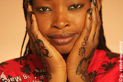 L'artiste tchadienne, Mounira Mitchalla. Crédit photo : P. René-worms.