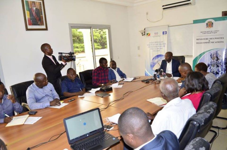 Une vue de la conférence de presse Une vue de la conférence de presse