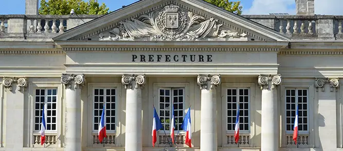 France - Admission exceptionnelle au séjour (AES) : Que dit la loi ?