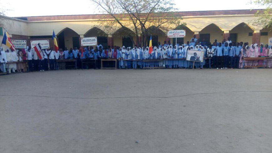 Tchad : des kits scolaires offerts aux lycéens à Abéché Tchad : des kits scolaires offerts aux lycéens à Abéché