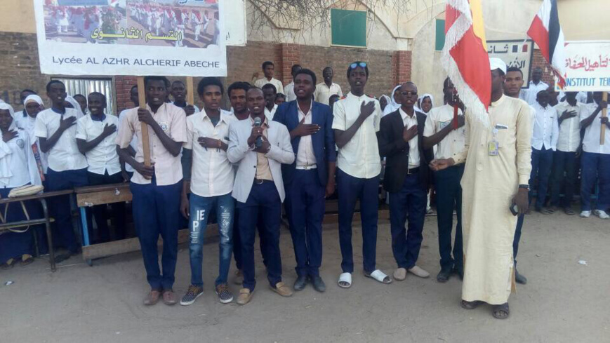 Tchad : des kits scolaires offerts aux lycéens à Abéché Tchad : des kits scolaires offerts aux lycéens à Abéché