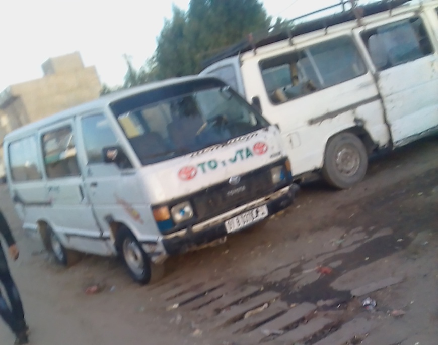 Des cars de transports stationnés aujourd'hui à N'Djamena. Alwihda Info Des cars de transports stationnés aujourd'hui à N'Djamena. Alwihda Info