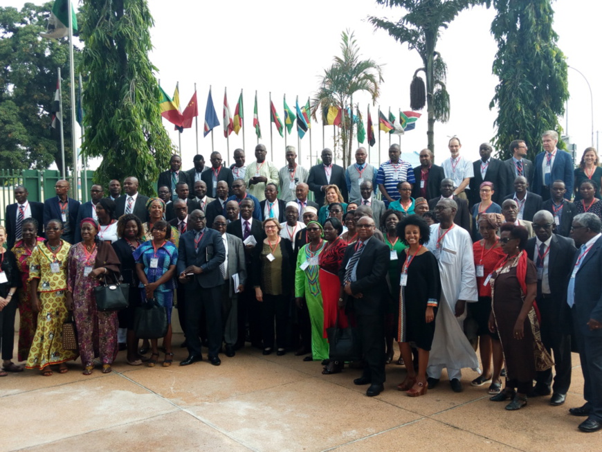 Promotion du livre et la lecture en Afrique : Les acteurs de l’industrie du livre à la recherche de solutions à Abidjan Promotion du livre et la lecture en Afrique : Les acteurs de l’industrie du livre à la recherche de solutions à Abidjan