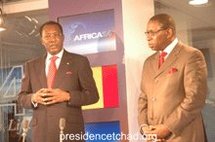 Le président tchadien Idriss Déby en visite aux locaux de Africa 24 à Paris. Le président tchadien Idriss Déby en visite aux locaux de Africa 24 à Paris.