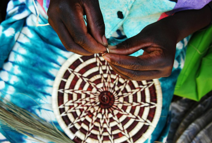 Des paniers fabriqués au Rwanda sont en vente dans plusieurs grands magasins américains. (© AP Images) Des paniers fabriqués au Rwanda sont en vente dans plusieurs grands magasins américains. (© AP Images)