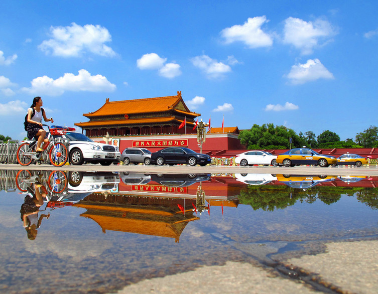 The Tiananmen Square under the blue sky after rain on August 17, 2017. (People's Daily Online) The Tiananmen Square under the blue sky after rain on August 17, 2017. (People's Daily Online)