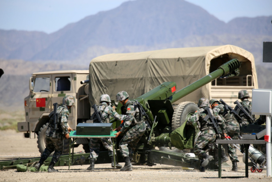 People's Liberation Army (PLA) soldiers and officers compete in a contest of artillery reparation during the International Army Games 2017, August 3, 2017. (Photo from People’s Daily Online)