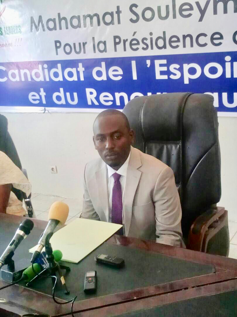 Le président de l’Association des Jeunes Tchadiens (AJT), soutenu par la coalition des Jeunes Leaders, Mahamat Souleymane Djibrine. Alwihda Info Le président de l’Association des Jeunes Tchadiens (AJT), soutenu par la coalition des Jeunes Leaders, Mahamat Souleymane Djibrine. Alwihda Info