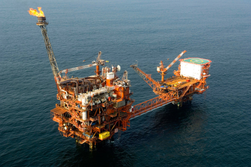 Plateforme pétrolière au Congo. Plateforme pétrolière au Congo.