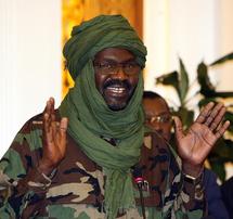 Khalil Ibrahim, le chef de la rébéllion soudanaise : le MJE. Khalil Ibrahim, le chef de la rébéllion soudanaise : le MJE.
