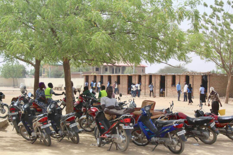 Tchad : L’ASEAT offre un don de 100 livres aux élèves du Lycée de Gassi Tchad : L’ASEAT offre un don de 100 livres aux élèves du Lycée de Gassi