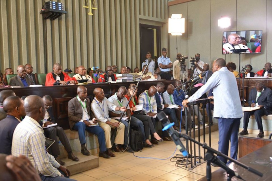 Jean Marie Mokoko devant la barre, à la deuxième journée du procès.