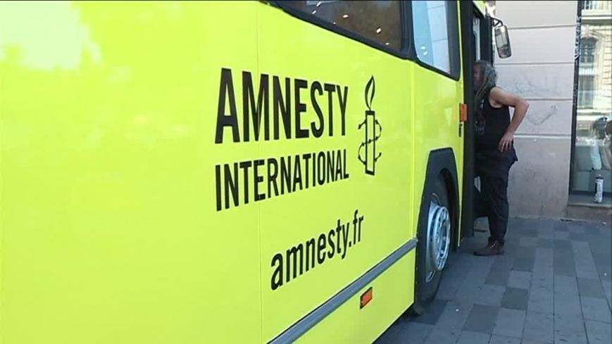 Un bus d'Amnesty International. Crédits photo : DR Un bus d'Amnesty International. Crédits photo : DR