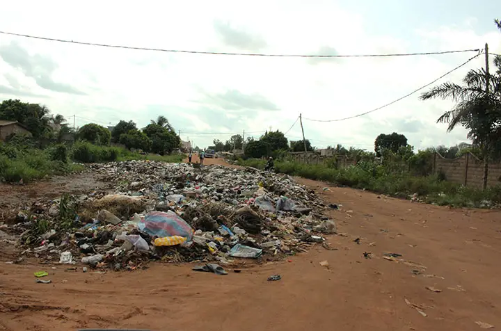 Des déchets au Togo. Crédits photo : DR