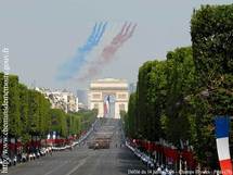 Le défilé du 14 Juillet en 2006. Le défilé du 14 Juillet en 2006.