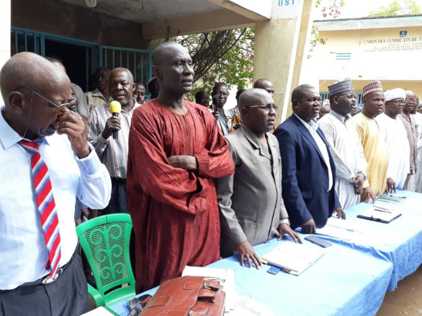 Des syndicalistes lors d'une assemblée générale à la bourse du travail de N'Djamena. Alwihda Info