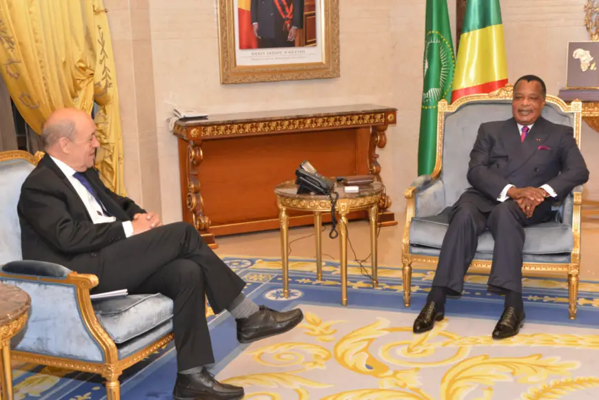 Denis Sassou N'Guesso et Jean -Yves le Drian, au cours de leurs échanges.