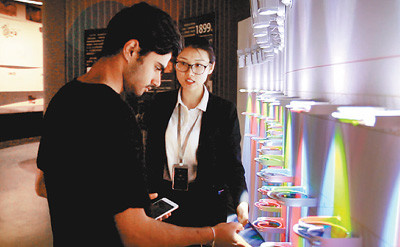 A Pakistani student visits the Qingdao Film Museum, Qingdao, east China’s Shandong province. The Shanghai Cooperation Organization (SCO) Film Festival will be held in the city from June 13 to 17.(Photo by Xie Yahong from People’s Daily)