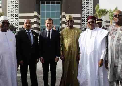 Les dirigeants du G5 Sahel et leur homologue français, réunis en Mauritanie.