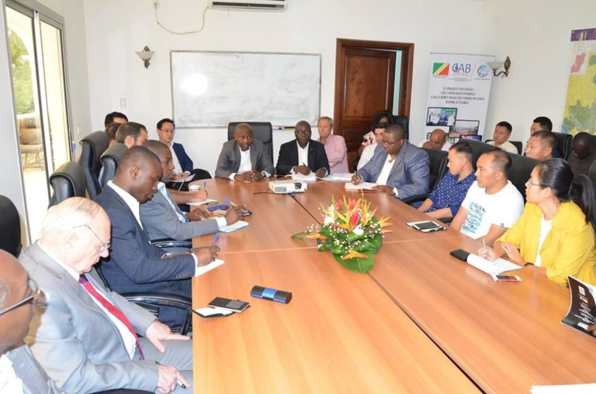 Une vue partielle de la séance de travail. Une vue partielle de la séance de travail.