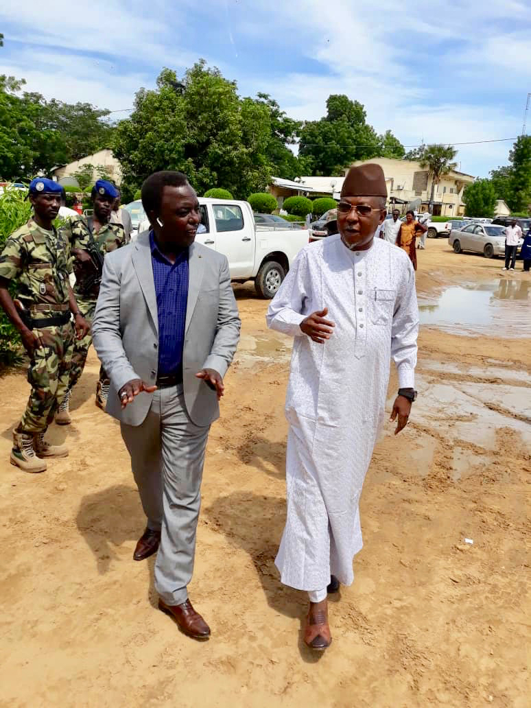 Le ministre de la Sécurité publique, Ahmat Bachir (droite) et le directeur général de la police nationale, Taher Erda. Alwihda Info Le ministre de la Sécurité publique, Ahmat Bachir (droite) et le directeur général de la police nationale, Taher Erda. Alwihda Info