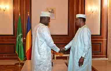 Tchad : deux heures d'entretien entre Déby et Moussa Faki, "les rumeurs mourront de leur propre mort"