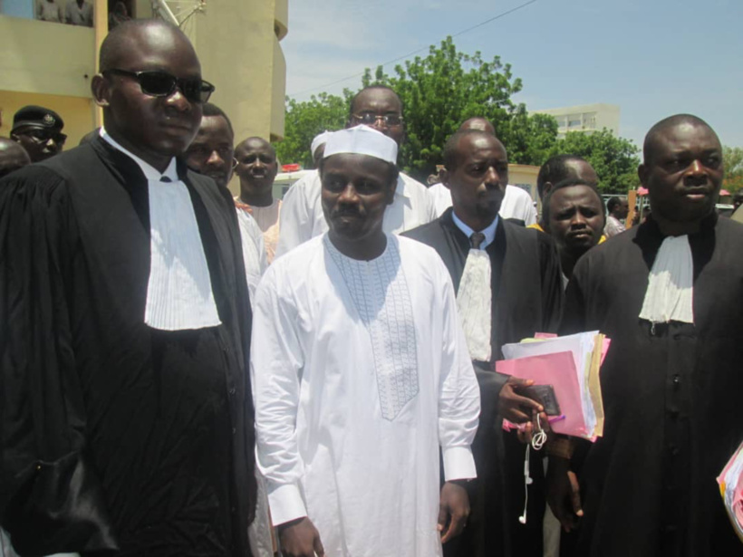 L’ex-gourveneur Adam Nouki Charfadine entouré de ses avocats ce vendredi 20 juillet 2018. AlWihda Info L’ex-gourveneur Adam Nouki Charfadine entouré de ses avocats ce vendredi 20 juillet 2018. AlWihda Info