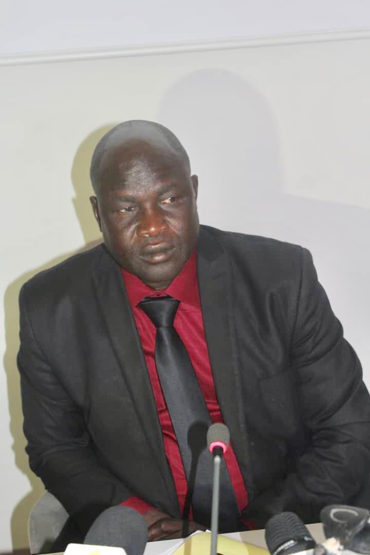Le secrétaire général de l’Alliance des défenseurs des droits humains et de l’environnement au Tchad (ADHET), Abba Daoud Nandjedé. Alwihda Info Le secrétaire général de l’Alliance des défenseurs des droits humains et de l’environnement au Tchad (ADHET), Abba Daoud Nandjedé. Alwihda Info