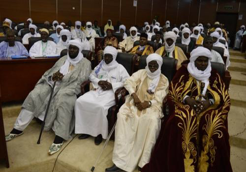 Des chefs traditionnels réunis à N’Djamena pour une conférence. Des chefs traditionnels réunis à N’Djamena pour une conférence.