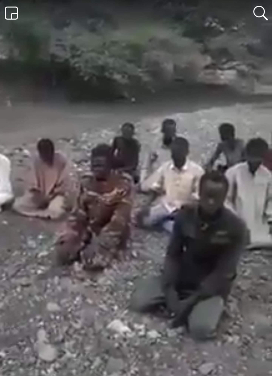 Tchad : un homme ligoté et trainé derrière une Toyota au Tibesti Tchad : un homme ligoté et trainé derrière une Toyota au Tibesti