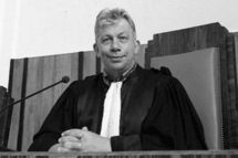 France: Le vice-président du TGI de Béthune Pierre Pichoff est soupçonné de corruption France: Le vice-président du TGI de Béthune Pierre Pichoff est soupçonné de corruption