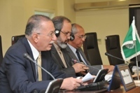 Ihsanoglu invite les leaders de l'OCI pour réussir leurs programmes nationaux d'éradication de la Polio Ihsanoglu invite les leaders de l'OCI pour réussir leurs programmes nationaux d'éradication de la Polio