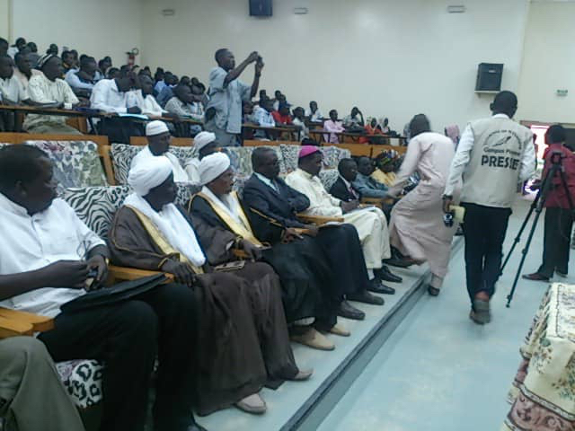 Une conférence-débat sur la problématique de la cohabitation pacifique en milieu estudiantin, organisée le mardi 27 novembre 2018 à N'Djamena. © Alwihda Info Une conférence-débat sur la problématique de la cohabitation pacifique en milieu estudiantin, organisée le mardi 27 novembre 2018 à N'Djamena. © Alwihda Info