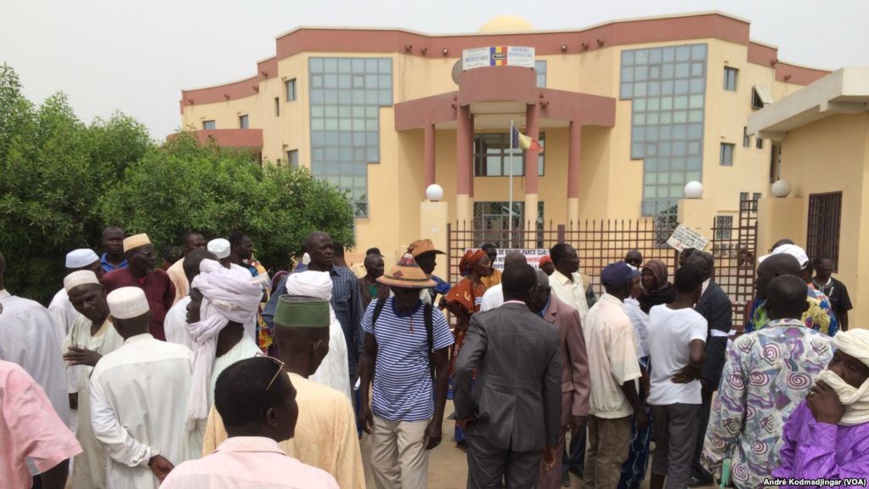 Illustration. Un sit-in des retraités devant la CNRT à N'Djamena. © DR/VOA