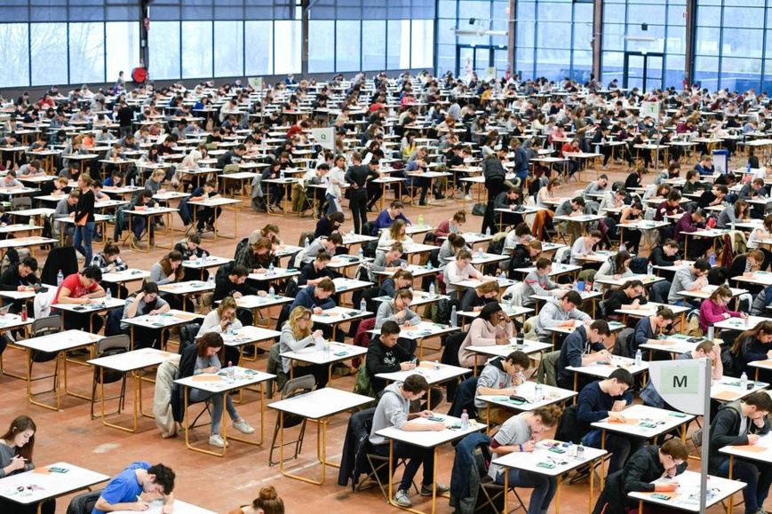 Lors des examens de décembre en première année de la faculté de médecine de Nantes, en 2016. Photo Franck Dubray. Ouest France. MAXPPP