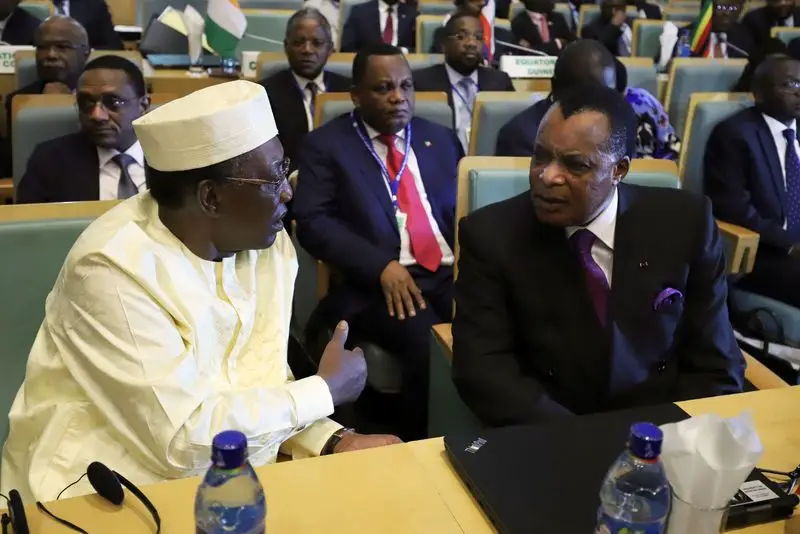 Sassou N'Guesso (à droite) et Idriss Deby (à gauche). © Reuters