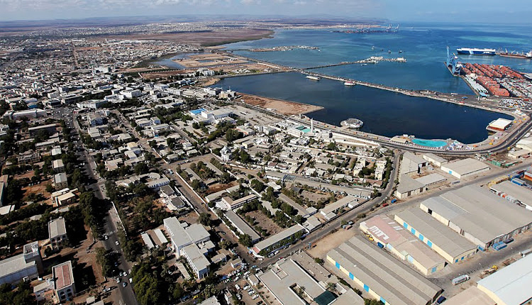 La China Merchants à Djibouti : de la route maritime à la route numérique de la soie La China Merchants à Djibouti : de la route maritime à la route numérique de la soie
