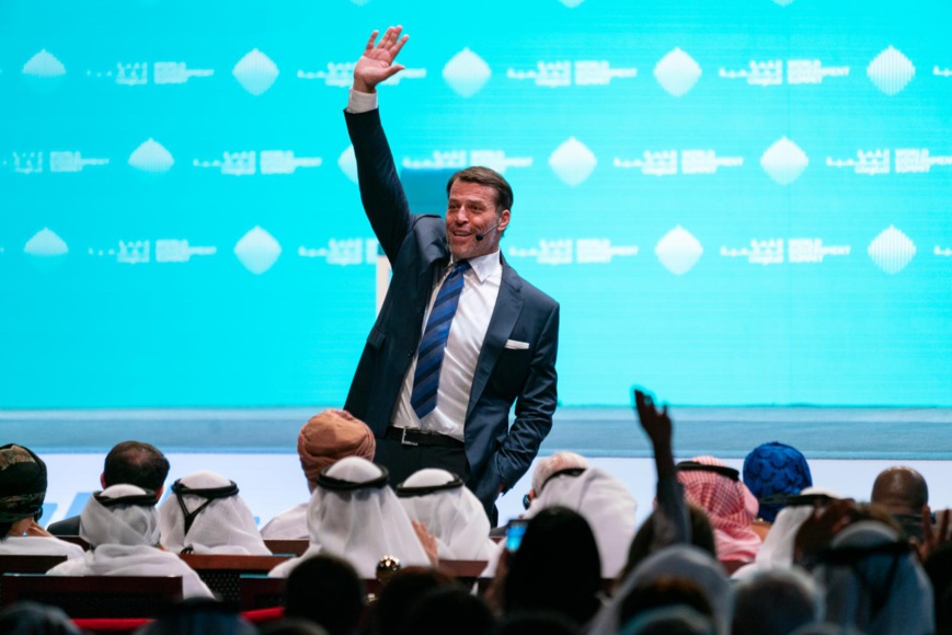 Entrepreneur, life coach and philanthropist Tony Robbins announces humanitarian project with UAE leadership to feed 1 billion people at World Government Summit in Dubai © AETOSWire Entrepreneur, life coach and philanthropist Tony Robbins announces humanitarian project with UAE leadership to feed 1 billion people at World Government Summit in Dubai © AETOSWire