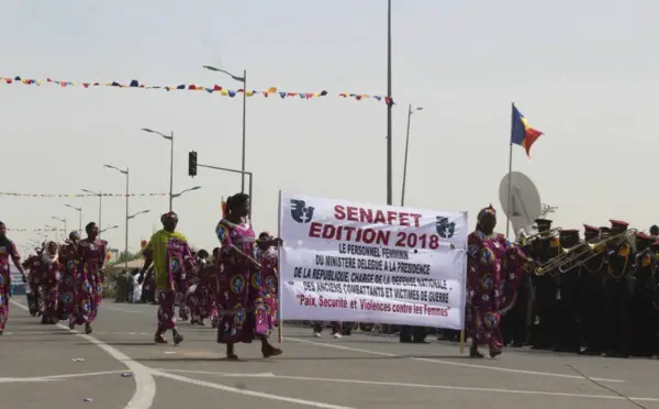 Un défilé à la Place de la nation à l'occasion de la SENAFET édition 2018 à N'Djamena. © Alwihda Info