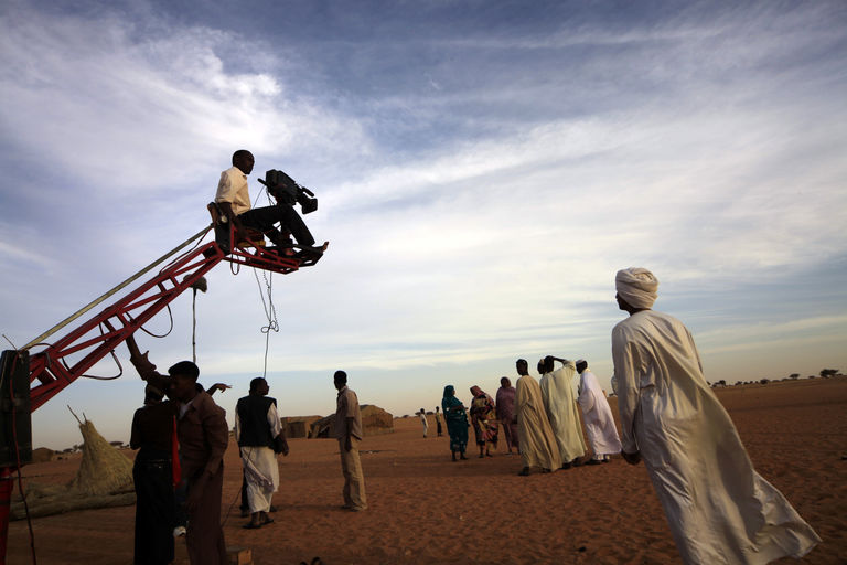 Tournage du film "Stolen the Sun" à Omdurman, january 2011. CRÉDITS : MOHAMED NURELDIN ABDALLAH / REUTERS Tournage du film "Stolen the Sun" à Omdurman, january 2011. CRÉDITS : MOHAMED NURELDIN ABDALLAH / REUTERS