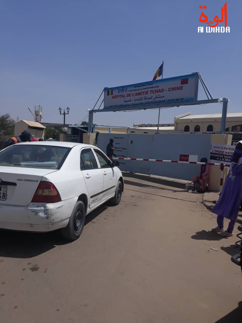 Tchad : plusieurs élèves s'évanouissent à N'Djamena lors d'un défilé Tchad : plusieurs élèves s'évanouissent à N'Djamena lors d'un défilé