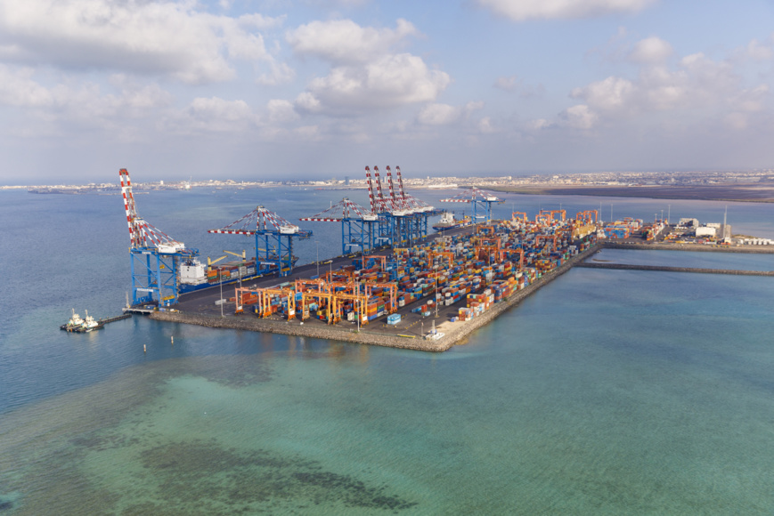 Djibouti, Nouveau port de containers de Doraleh. Crédit Photo Patrick Robert. Février 2018. Djibouti, Nouveau port de containers de Doraleh. Crédit Photo Patrick Robert. Février 2018.