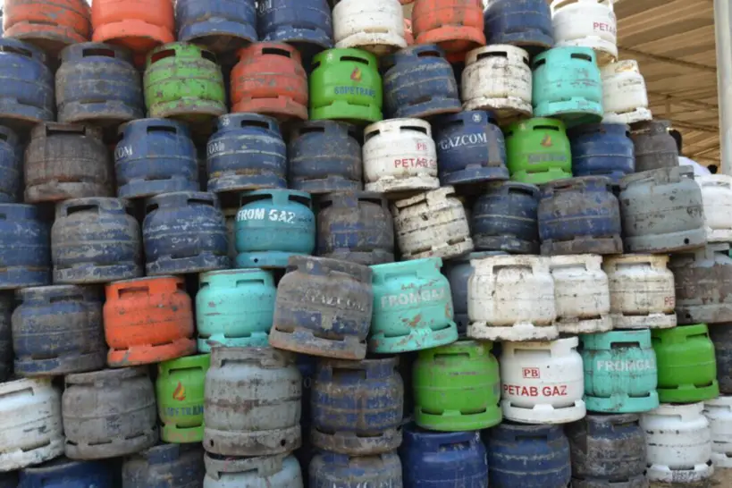Des bouteilles de gaz exposées à N'Djamena. © DR
