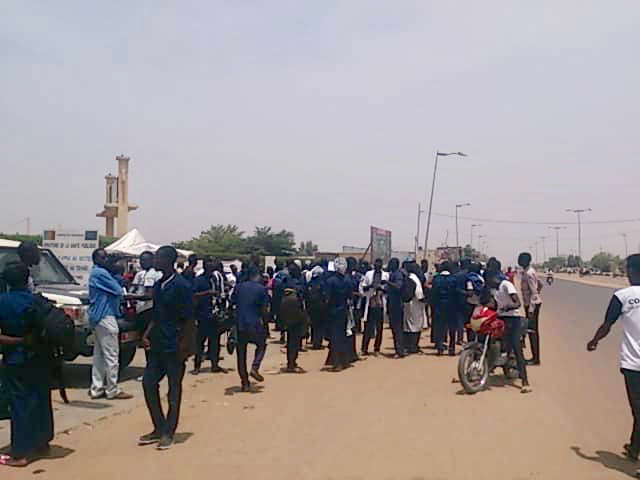 Tchad : des étudiants manifestent pour réclamer le paiement de la bourse. © Alwihda Info Tchad : des étudiants manifestent pour réclamer le paiement de la bourse. © Alwihda Info