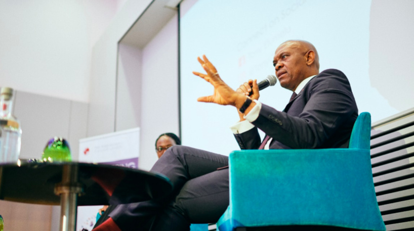 Tony Elumelu, CON, s'adressant à un public de haut niveau lors la conférence sur la transformation économique de l’Afrique organisée par la Fondation Tony Elumelu à Bruxelles le 10 avril 2019.