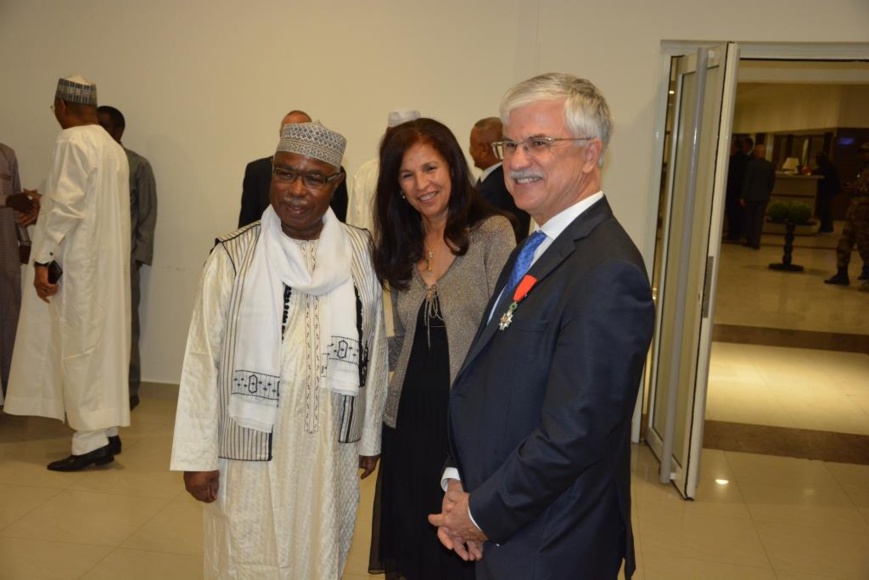 Hissein Brahim Taha décoré Officier de l’Ordre National de la Légion d’Honneur française. © SP Ambassade de France Hissein Brahim Taha décoré Officier de l’Ordre National de la Légion d’Honneur française. © SP Ambassade de France