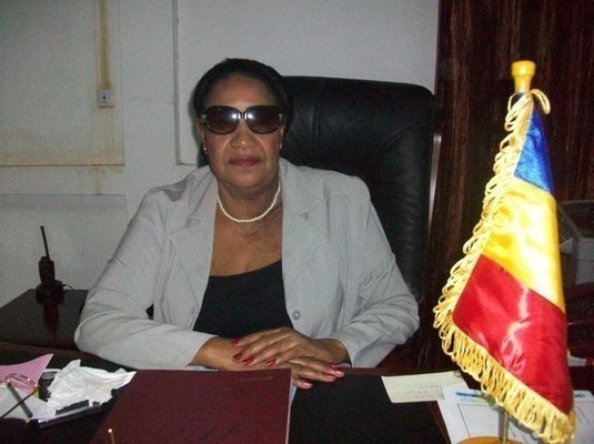 L'ex-Maire de la Ville de N'Djamena, Fatimé Marie-Thérèse dans son bureau.